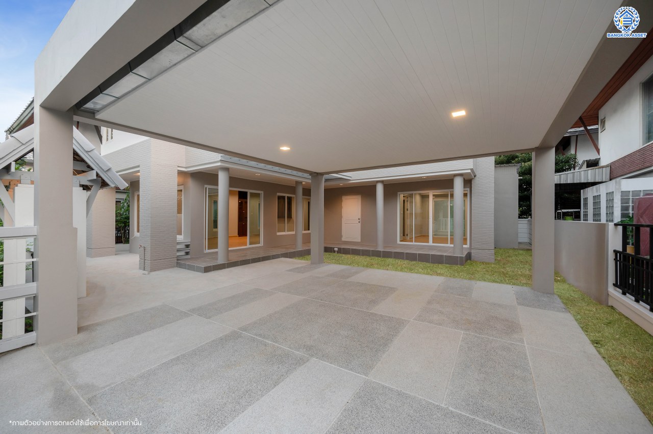 บ้านมือสองตกแต่งใหม่ โครงการ โนเบิลวานา ปิ่นเกล้า1 บ้านเดี่ยวหลังใหญ่ เนื้อที่ 65.6 ตร.ว. พื้นที่ใช้สอย 206.4 ตร.ม. ฟังก์ชัน 3 ห้องนอน 3 ห้องน้ำ 2 ห้องอเนกประสงค์  1 ห้องแม่บ้าน จอดรถได้ 2 คัน บนสุดยอดทำเลเดินทางสะดวก หน้าโครงการติดถนนใหญ่บรมราชชนนี ใกล้ทางคู่ขนานลอยฟ้าบรมราชชนนี ม.มหิดล เซ็นทรัลศาลายา และรายล้อมด้วยสิ่งอำนวยความสะดวกครบ...